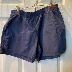 Women’s Columbia shorts size XL
